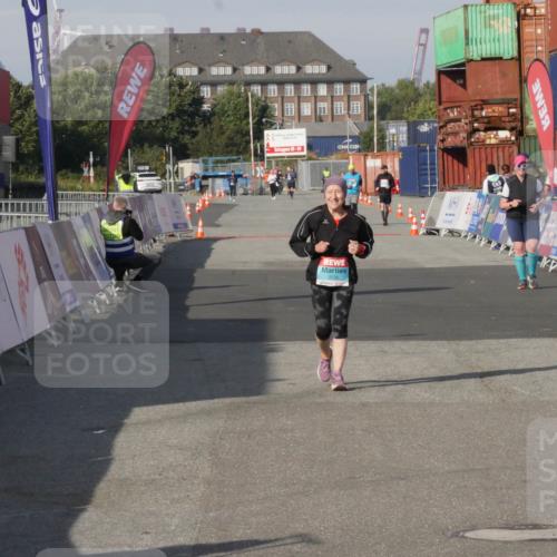 03.10.2025 - Köhlbrandbrückenlauf Matties Gatica Varas http://msf.ph/oto/9172664 03.10.2025 10:50:40 Ziel 2236 meine-sportfotos.de