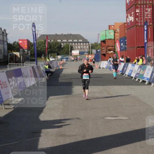03.10.2025 - Köhlbrandbrückenlauf Matties Gatica Varas http://msf.ph/oto/9172670 03.10.2025 10:50:42 Ziel 2236 meine-sportfotos.de