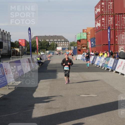 03.10.2025 - Köhlbrandbrückenlauf Matties Gatica Varas http://msf.ph/oto/9172672 03.10.2025 10:50:42 Ziel 2236 meine-sportfotos.de