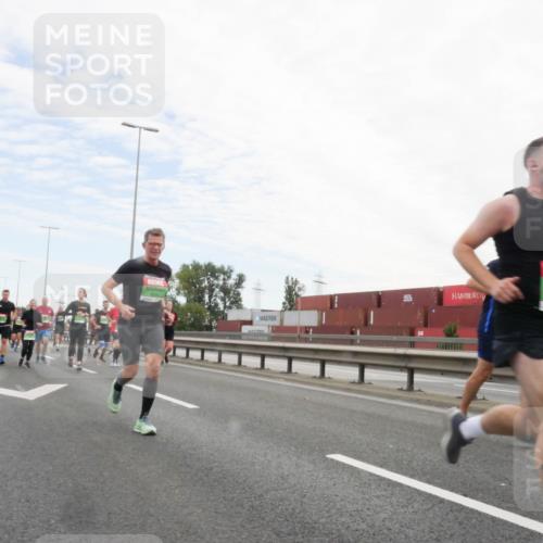 03.10.2025 - Köhlbrandbrückenlauf Matties Gatica Varas http://msf.ph/oto/9172678 03.10.2025 15:21:53 Position 3  meine-sportfotos.de