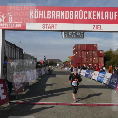 03.10.2025 - Köhlbrandbrückenlauf Matties Gatica Varas http://msf.ph/oto/9172683 03.10.2025 10:50:48 Ziel 2236, 3173 meine-sportfotos.de