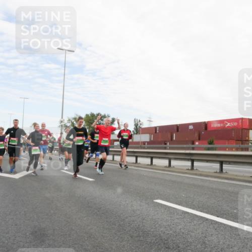 03.10.2025 - Köhlbrandbrückenlauf Matties Gatica Varas http://msf.ph/oto/9172687 03.10.2025 15:21:55 Position 3  meine-sportfotos.de