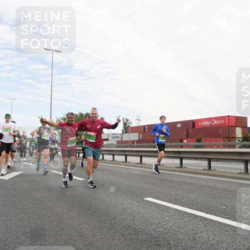 03.10.2025 - Köhlbrandbrückenlauf Matties Gatica Varas http://msf.ph/oto/9172701 03.10.2025 15:21:58 Position 3  meine-sportfotos.de