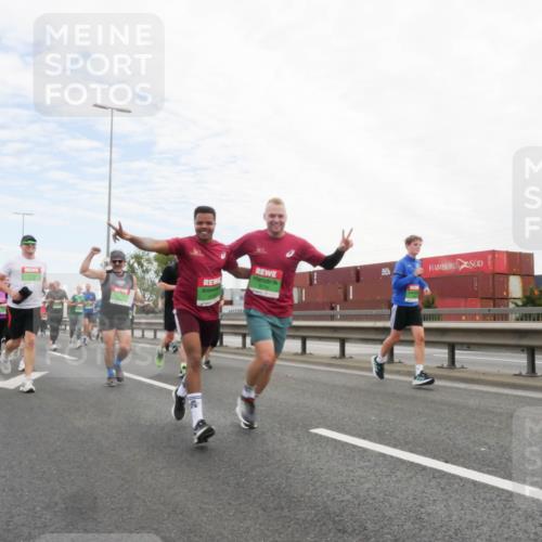 03.10.2025 - Köhlbrandbrückenlauf Matties Gatica Varas http://msf.ph/oto/9172703 03.10.2025 15:21:59 Position 3 8778 meine-sportfotos.de