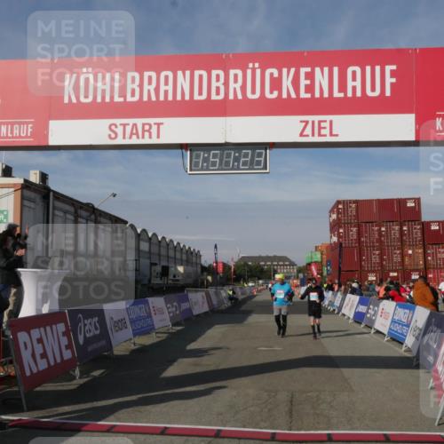 03.10.2025 - Köhlbrandbrückenlauf Matties Gatica Varas http://msf.ph/oto/9172712 03.10.2025 10:51:24 Ziel 2647, 2664 meine-sportfotos.de