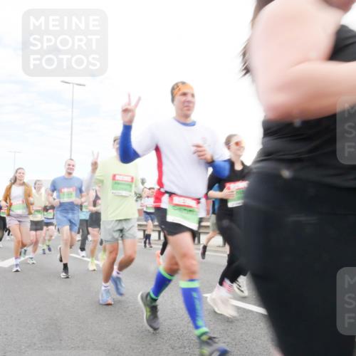 03.10.2025 - Köhlbrandbrückenlauf Matties Gatica Varas http://msf.ph/oto/9172722 03.10.2025 15:22:04 Position 3  meine-sportfotos.de