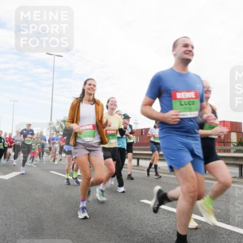 03.10.2025 - Köhlbrandbrückenlauf Matties Gatica Varas http://msf.ph/oto/9172728 03.10.2025 15:22:05 Position 3 7701 meine-sportfotos.de