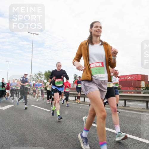 03.10.2025 - Köhlbrandbrückenlauf Matties Gatica Varas http://msf.ph/oto/9172730 03.10.2025 15:22:06 Position 3 9706 meine-sportfotos.de