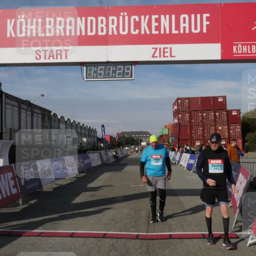 03.10.2025 - Köhlbrandbrückenlauf Matties Gatica Varas http://msf.ph/oto/9172741 03.10.2025 10:51:31 Ziel 2647, 2669 meine-sportfotos.de
