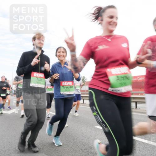 03.10.2025 - Köhlbrandbrückenlauf Matties Gatica Varas http://msf.ph/oto/9172748 03.10.2025 15:22:10 Position 3 9510, 8458 meine-sportfotos.de