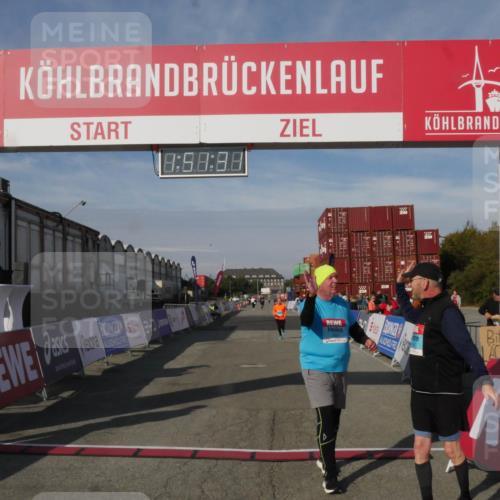 03.10.2025 - Köhlbrandbrückenlauf Matties Gatica Varas http://msf.ph/oto/9172750 03.10.2025 10:51:33 Ziel 2669 meine-sportfotos.de
