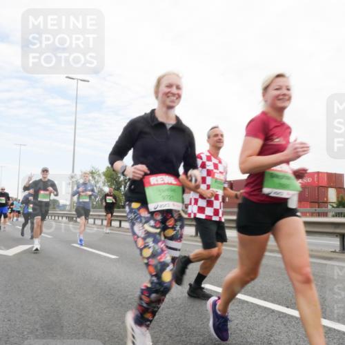 03.10.2025 - Köhlbrandbrückenlauf Matties Gatica Varas http://msf.ph/oto/9172758 03.10.2025 15:22:13 Position 3 9721 meine-sportfotos.de