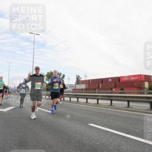 03.10.2025 - Köhlbrandbrückenlauf Matties Gatica Varas http://msf.ph/oto/9172762 03.10.2025 15:22:14 Position 3  meine-sportfotos.de