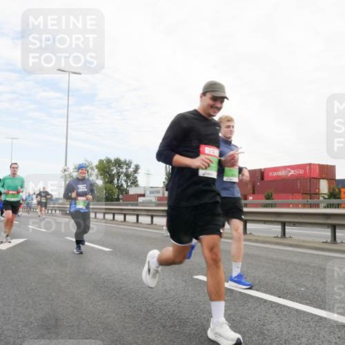 03.10.2025 - Köhlbrandbrückenlauf Matties Gatica Varas http://msf.ph/oto/9172766 03.10.2025 15:22:15 Position 3  meine-sportfotos.de