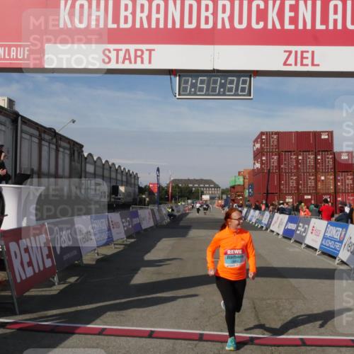 03.10.2025 - Köhlbrandbrückenlauf Matties Gatica Varas http://msf.ph/oto/9172767 03.10.2025 10:51:40 Ziel  meine-sportfotos.de
