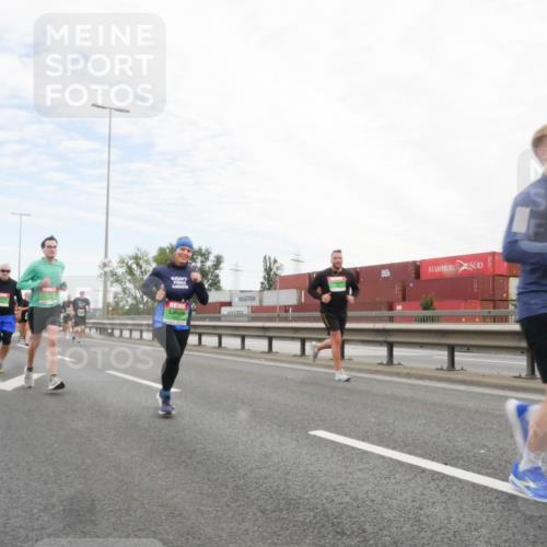 03.10.2025 - Köhlbrandbrückenlauf Matties Gatica Varas http://msf.ph/oto/9172768 03.10.2025 15:22:16 Position 3  meine-sportfotos.de