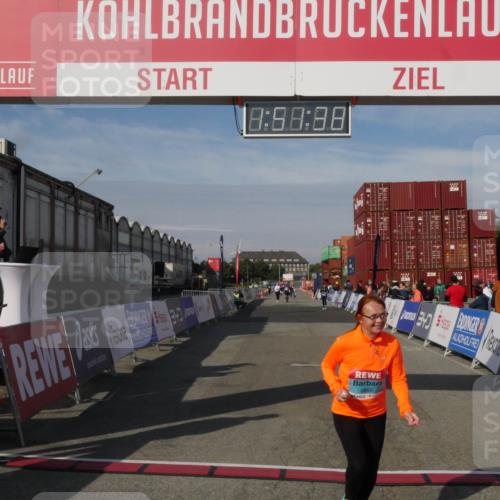 03.10.2025 - Köhlbrandbrückenlauf Matties Gatica Varas http://msf.ph/oto/9172770 03.10.2025 10:51:40 Ziel  meine-sportfotos.de