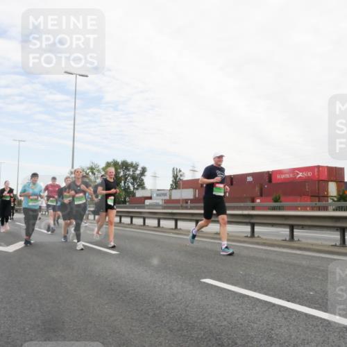 03.10.2025 - Köhlbrandbrückenlauf Matties Gatica Varas http://msf.ph/oto/9172786 03.10.2025 15:22:20 Position 3  meine-sportfotos.de