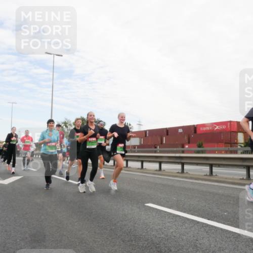 03.10.2025 - Köhlbrandbrückenlauf Matties Gatica Varas http://msf.ph/oto/9172791 03.10.2025 15:22:21 Position 3  meine-sportfotos.de