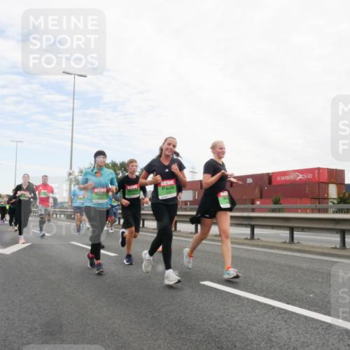 03.10.2025 - Köhlbrandbrückenlauf Matties Gatica Varas http://msf.ph/oto/9172793 03.10.2025 15:22:22 Position 3  meine-sportfotos.de