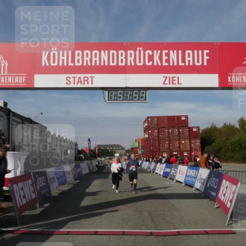 03.10.2025 - Köhlbrandbrückenlauf Matties Gatica Varas http://msf.ph/oto/9172794 03.10.2025 10:52:01 Ziel 2367, 3474, 3477 meine-sportfotos.de