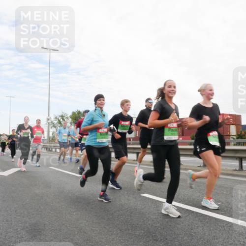 03.10.2025 - Köhlbrandbrückenlauf Matties Gatica Varas http://msf.ph/oto/9172795 03.10.2025 15:22:22 Position 3  meine-sportfotos.de