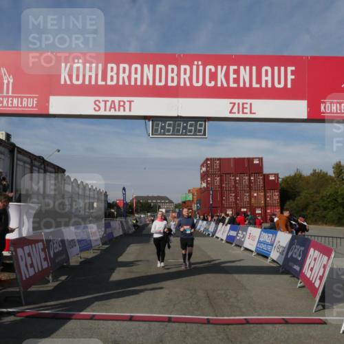 03.10.2025 - Köhlbrandbrückenlauf Matties Gatica Varas http://msf.ph/oto/9172796 03.10.2025 10:52:01 Ziel 2367, 3474, 3477 meine-sportfotos.de