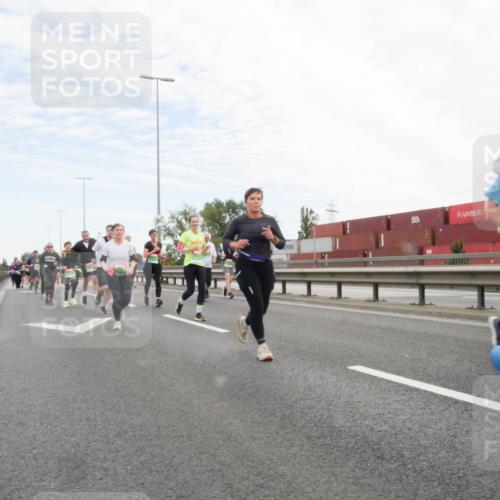 03.10.2025 - Köhlbrandbrückenlauf Matties Gatica Varas http://msf.ph/oto/9172807 03.10.2025 15:22:26 Position 3  meine-sportfotos.de
