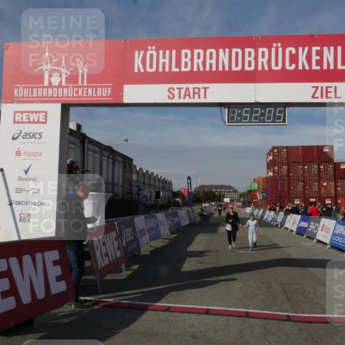 03.10.2025 - Köhlbrandbrückenlauf Matties Gatica Varas http://msf.ph/oto/9172812 03.10.2025 10:52:07 Ziel 2367 meine-sportfotos.de