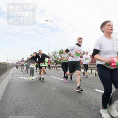 03.10.2025 - Köhlbrandbrückenlauf Matties Gatica Varas http://msf.ph/oto/9172816 03.10.2025 15:22:28 Position 3  meine-sportfotos.de