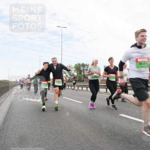 03.10.2025 - Köhlbrandbrückenlauf Matties Gatica Varas http://msf.ph/oto/9172818 03.10.2025 15:22:28 Position 3  meine-sportfotos.de