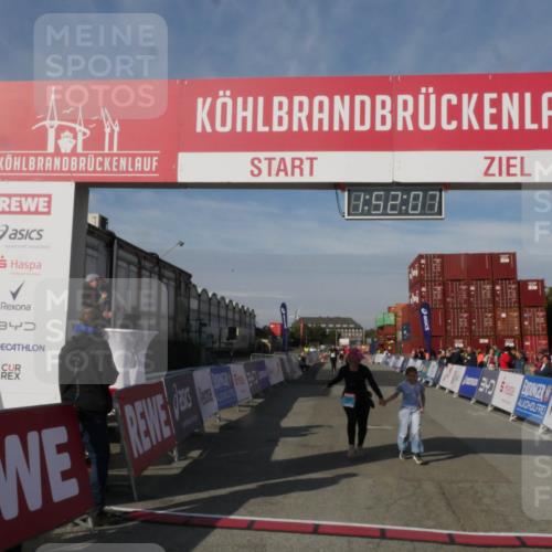 03.10.2025 - Köhlbrandbrückenlauf Matties Gatica Varas http://msf.ph/oto/9172819 03.10.2025 10:52:09 Ziel 2367 meine-sportfotos.de