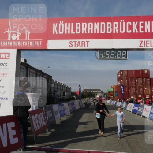 03.10.2025 - Köhlbrandbrückenlauf Matties Gatica Varas http://msf.ph/oto/9172821 03.10.2025 10:52:09 Ziel 2367 meine-sportfotos.de