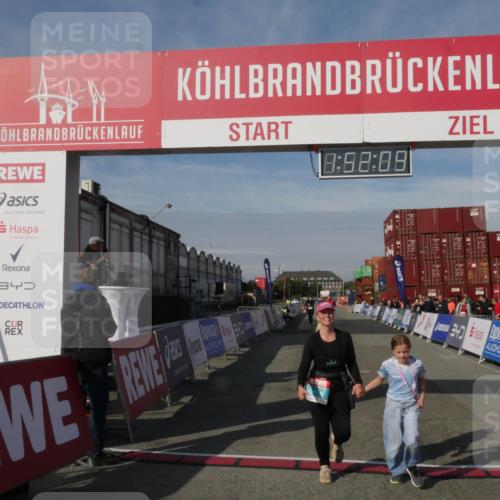 03.10.2025 - Köhlbrandbrückenlauf Matties Gatica Varas http://msf.ph/oto/9172827 03.10.2025 10:52:11 Ziel  meine-sportfotos.de
