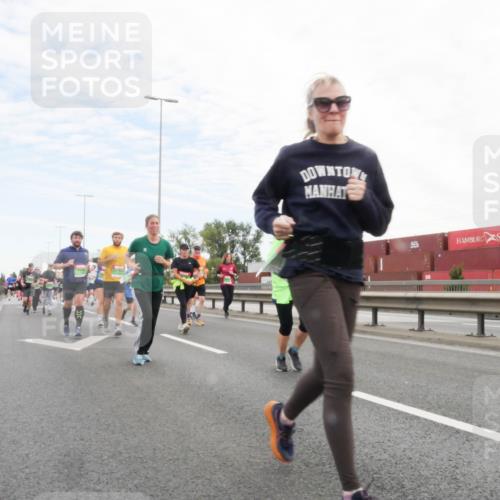 03.10.2025 - Köhlbrandbrückenlauf Matties Gatica Varas http://msf.ph/oto/9172828 03.10.2025 15:22:31 Position 3  meine-sportfotos.de
