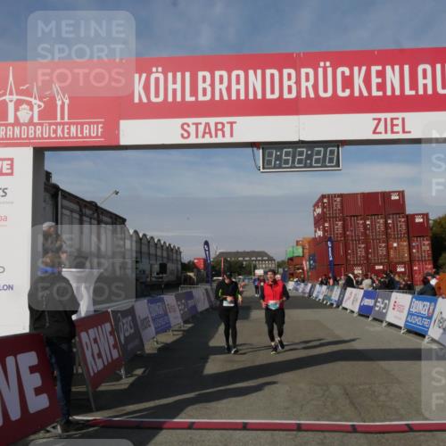 03.10.2025 - Köhlbrandbrückenlauf Matties Gatica Varas http://msf.ph/oto/9172830 03.10.2025 10:52:22 Ziel 2607, 2643 meine-sportfotos.de
