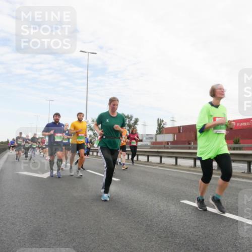 03.10.2025 - Köhlbrandbrückenlauf Matties Gatica Varas http://msf.ph/oto/9172831 03.10.2025 15:22:32 Position 3  meine-sportfotos.de