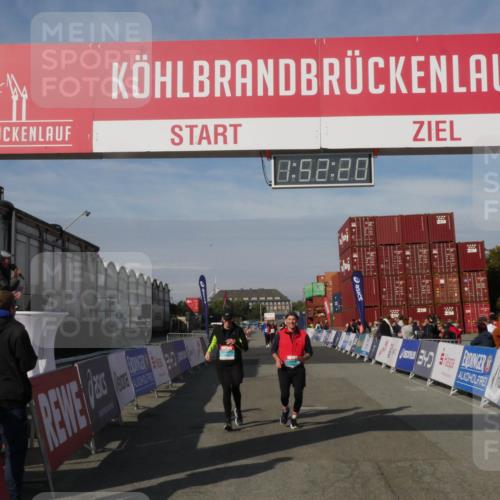 03.10.2025 - Köhlbrandbrückenlauf Matties Gatica Varas http://msf.ph/oto/9172832 03.10.2025 10:52:22 Ziel 2607, 2643 meine-sportfotos.de