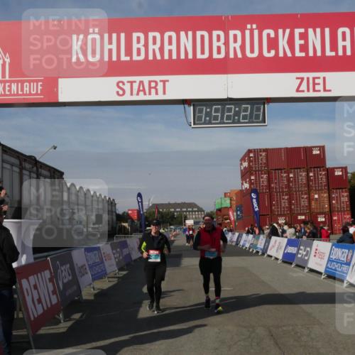 03.10.2025 - Köhlbrandbrückenlauf Matties Gatica Varas http://msf.ph/oto/9172834 03.10.2025 10:52:23 Ziel 2607, 2643 meine-sportfotos.de