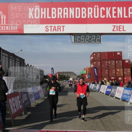 03.10.2025 - Köhlbrandbrückenlauf Matties Gatica Varas http://msf.ph/oto/9172837 03.10.2025 10:52:24 Ziel 2607, 2643 meine-sportfotos.de