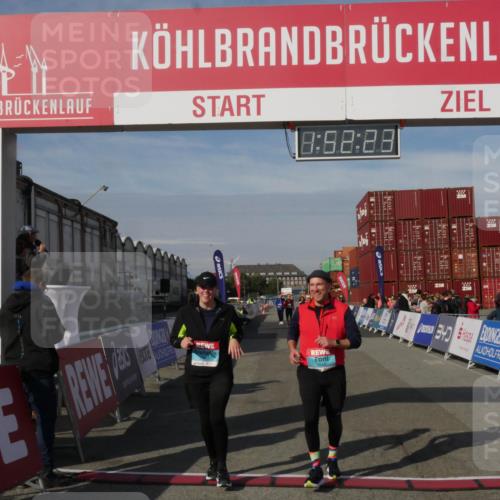03.10.2025 - Köhlbrandbrückenlauf Matties Gatica Varas http://msf.ph/oto/9172842 03.10.2025 10:52:25 Ziel 2643 meine-sportfotos.de