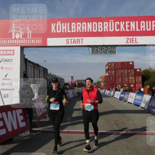 03.10.2025 - Köhlbrandbrückenlauf Matties Gatica Varas http://msf.ph/oto/9172846 03.10.2025 10:52:26 Ziel  meine-sportfotos.de