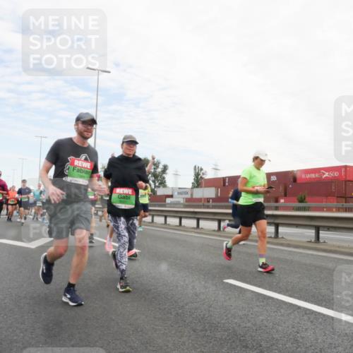 03.10.2025 - Köhlbrandbrückenlauf Matties Gatica Varas http://msf.ph/oto/9172849 03.10.2025 15:22:36 Position 3 7989 meine-sportfotos.de