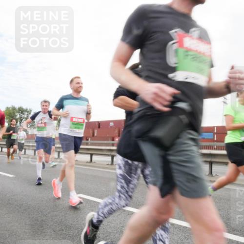 03.10.2025 - Köhlbrandbrückenlauf Matties Gatica Varas http://msf.ph/oto/9172853 03.10.2025 15:22:37 Position 3 8931 meine-sportfotos.de