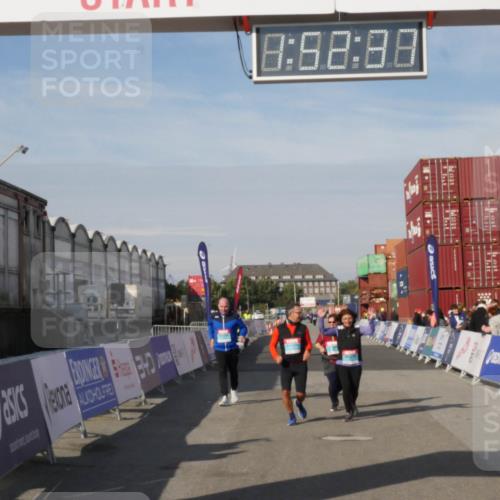 03.10.2025 - Köhlbrandbrückenlauf Matties Gatica Varas http://msf.ph/oto/9172854 03.10.2025 10:52:38 Ziel 2132, 2357, 2490, 2623 meine-sportfotos.de