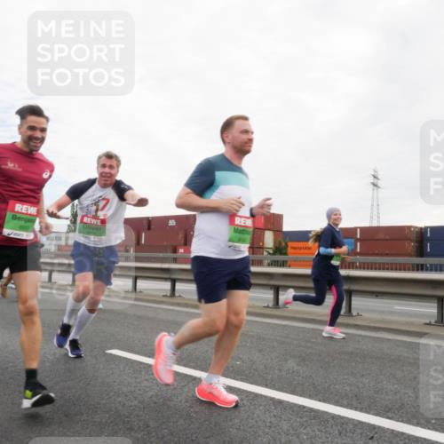 03.10.2025 - Köhlbrandbrückenlauf Matties Gatica Varas http://msf.ph/oto/9172855 03.10.2025 15:22:37 Position 3 8931 meine-sportfotos.de