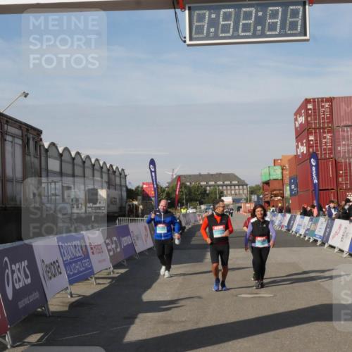 03.10.2025 - Köhlbrandbrückenlauf Matties Gatica Varas http://msf.ph/oto/9172856 03.10.2025 10:52:39 Ziel 2132, 2357, 2490, 2623 meine-sportfotos.de