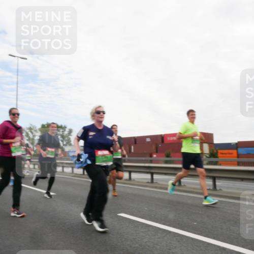 03.10.2025 - Köhlbrandbrückenlauf Matties Gatica Varas http://msf.ph/oto/9172860 03.10.2025 15:22:38 Position 3  meine-sportfotos.de
