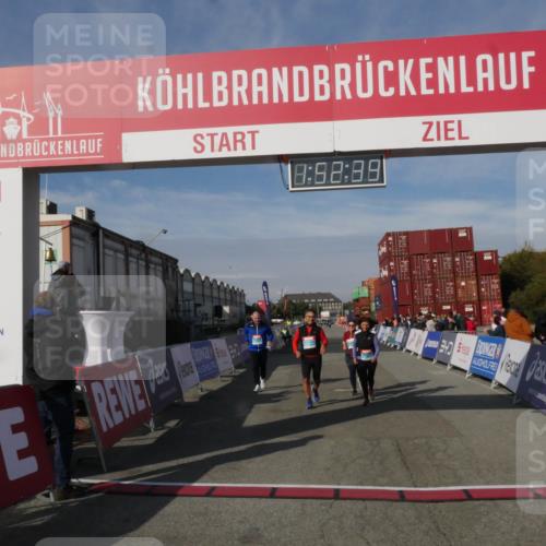 03.10.2025 - Köhlbrandbrückenlauf Matties Gatica Varas http://msf.ph/oto/9172863 03.10.2025 10:52:41 Ziel 2132, 2357, 2490, 2623 meine-sportfotos.de