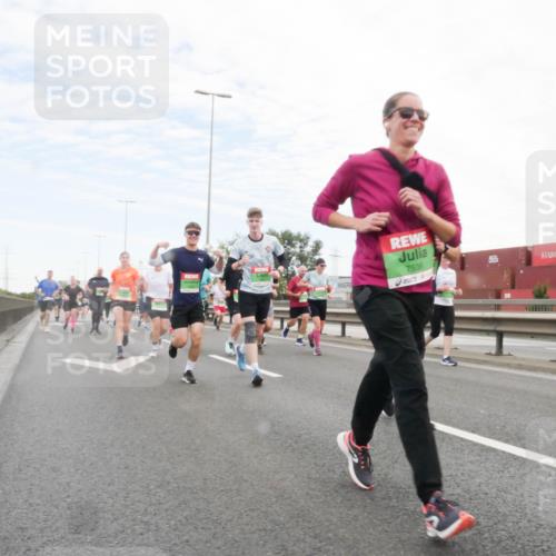 03.10.2025 - Köhlbrandbrückenlauf Matties Gatica Varas http://msf.ph/oto/9172864 03.10.2025 15:22:39 Position 3 7536 meine-sportfotos.de